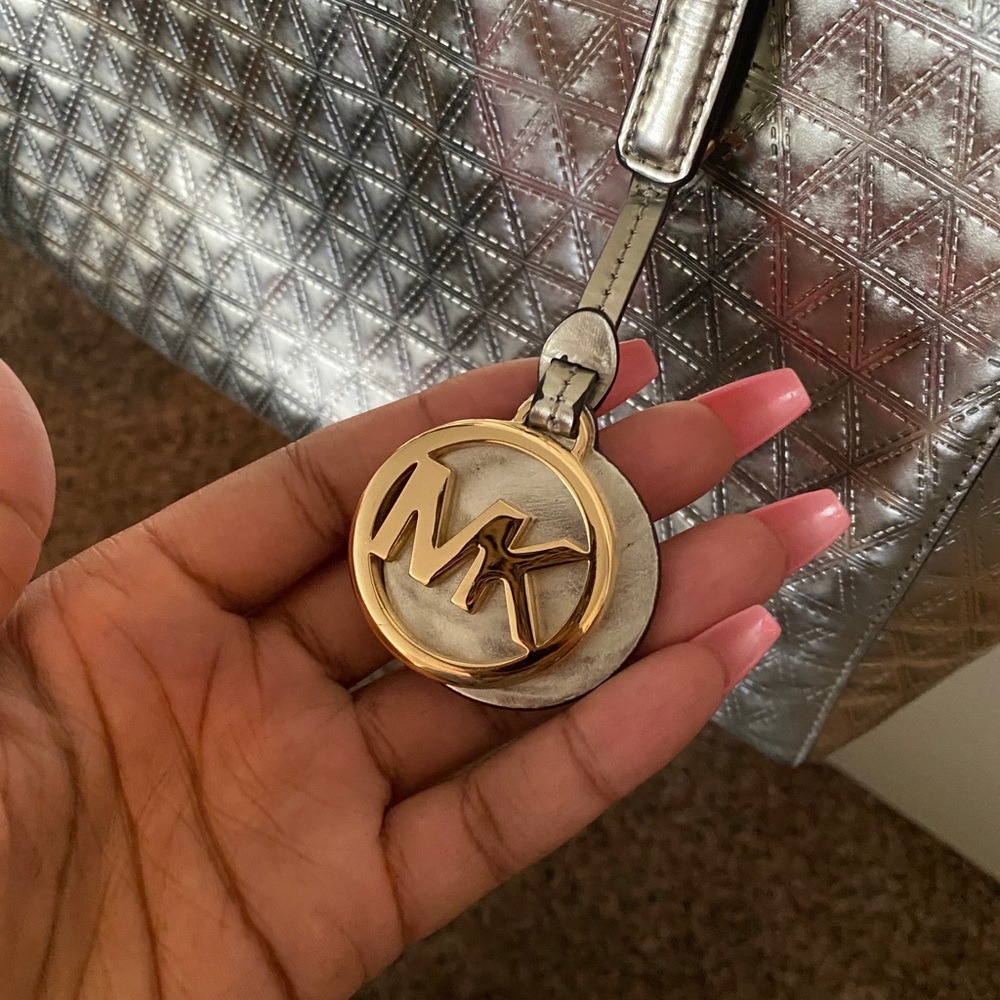 Michael Kors Metallic silver bag - Picture 9 of 10